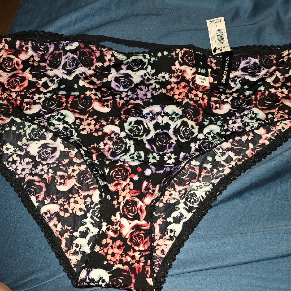 Torrid Curve Black Floral Skull Lace Panties